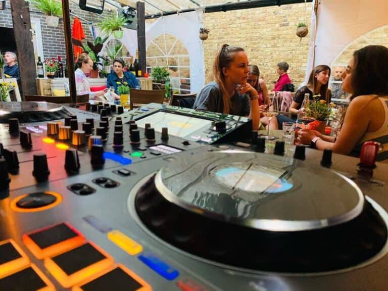 10 Best London Wine Tasting Places 2022 Red Rooster London